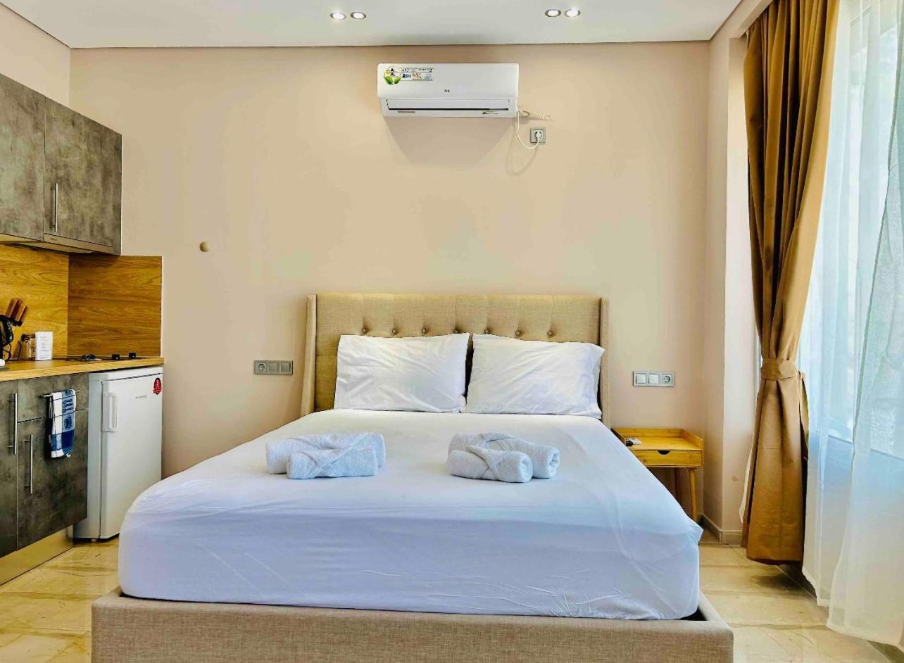 Port Twins Suites No2 Piraeus Bagian luar foto