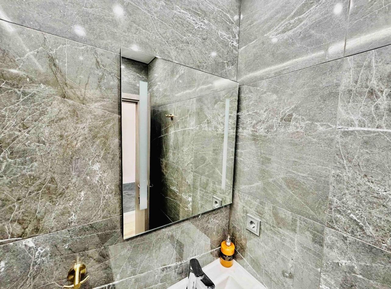 Port Twins Suites No2 Piraeus Bagian luar foto